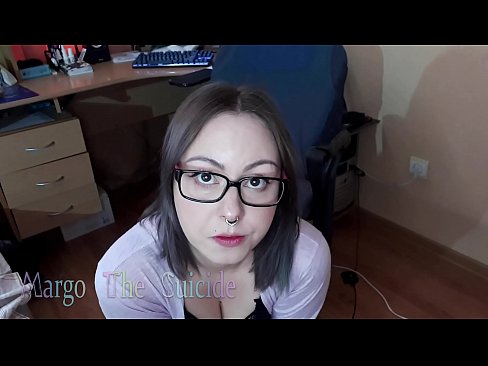 ❤️ Seksuali mergina su akiniais giliai čiulpia dildo į kamerą ❤️ Porno fb prie mūsų ☑