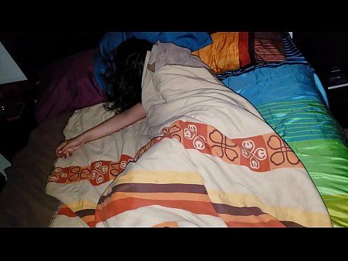 ❤️ Patėvis bara savo jauną pamotę, kol ji miega. ❤️ Porno fb prie mūsų ☑